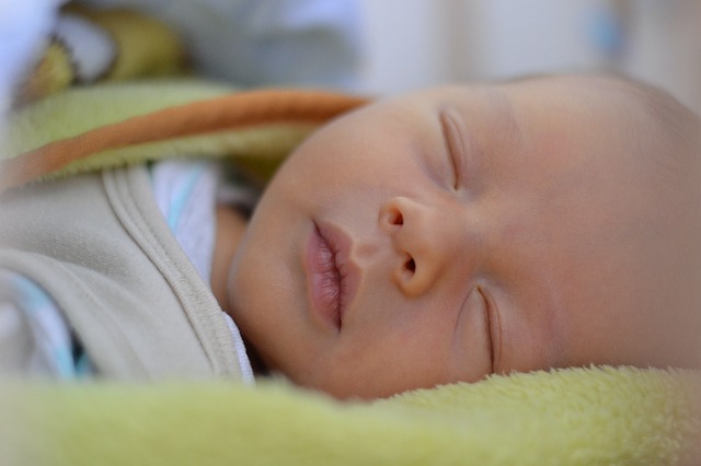 spánek novorozence